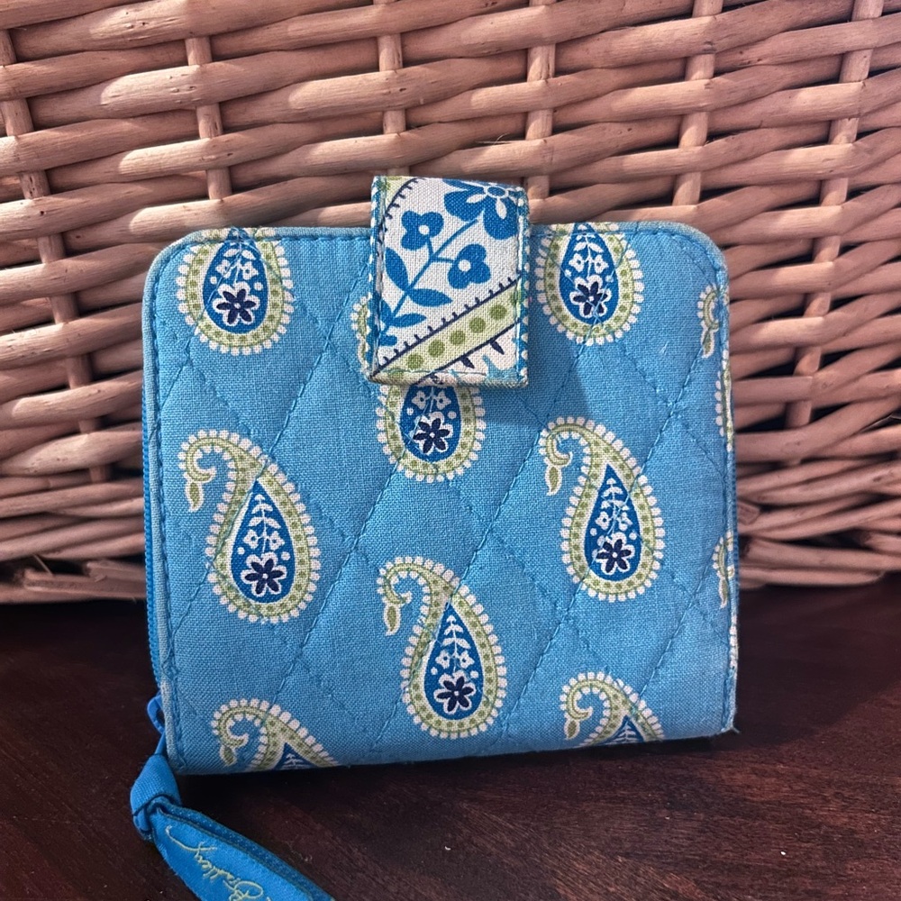 ★ Vera Bradley Blue Paisley Quilted Wallet Wristlet Organizer - Picture 10 of 10